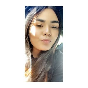 Meet your Posher, Briana